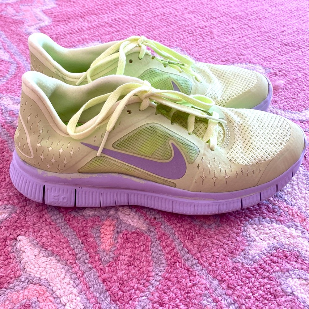 Women’s Nike Free Run 3 Series.